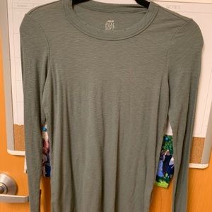 Green long sleeve arie shirt